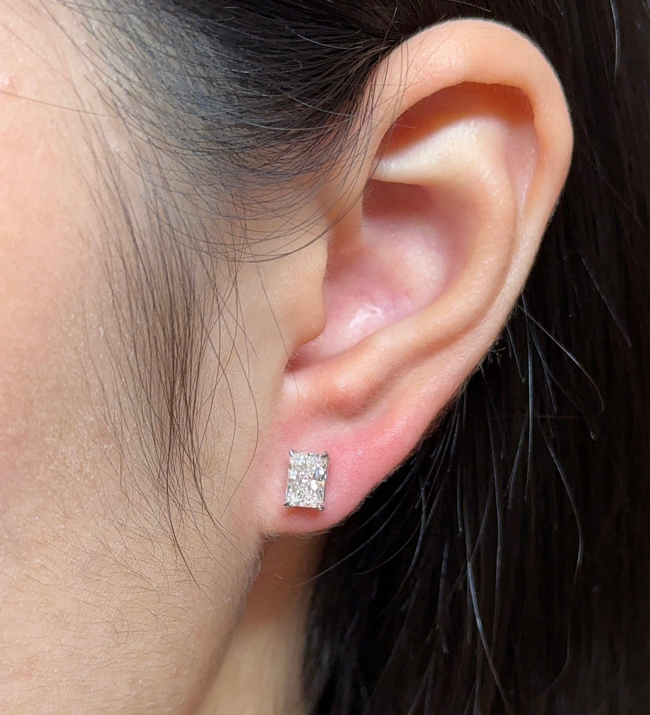 0.23 CT Round Lab Grown Diamond Stud Earrings