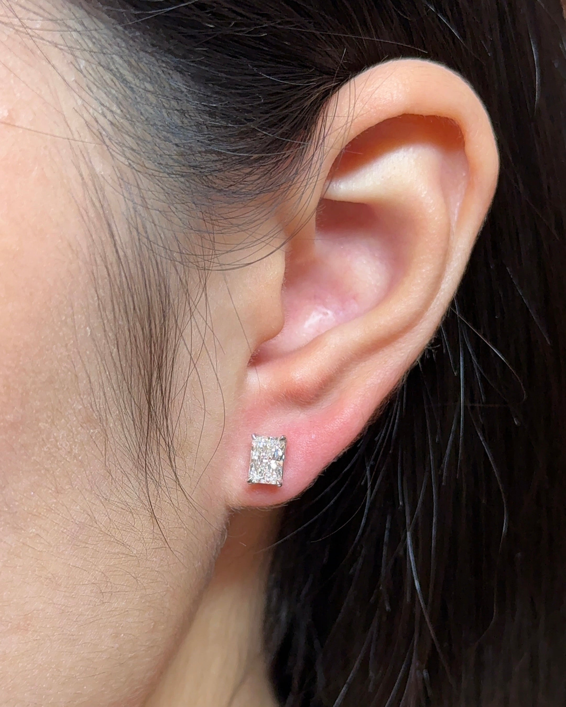 0.23 CT Round Lab Grown Diamond Stud Earrings