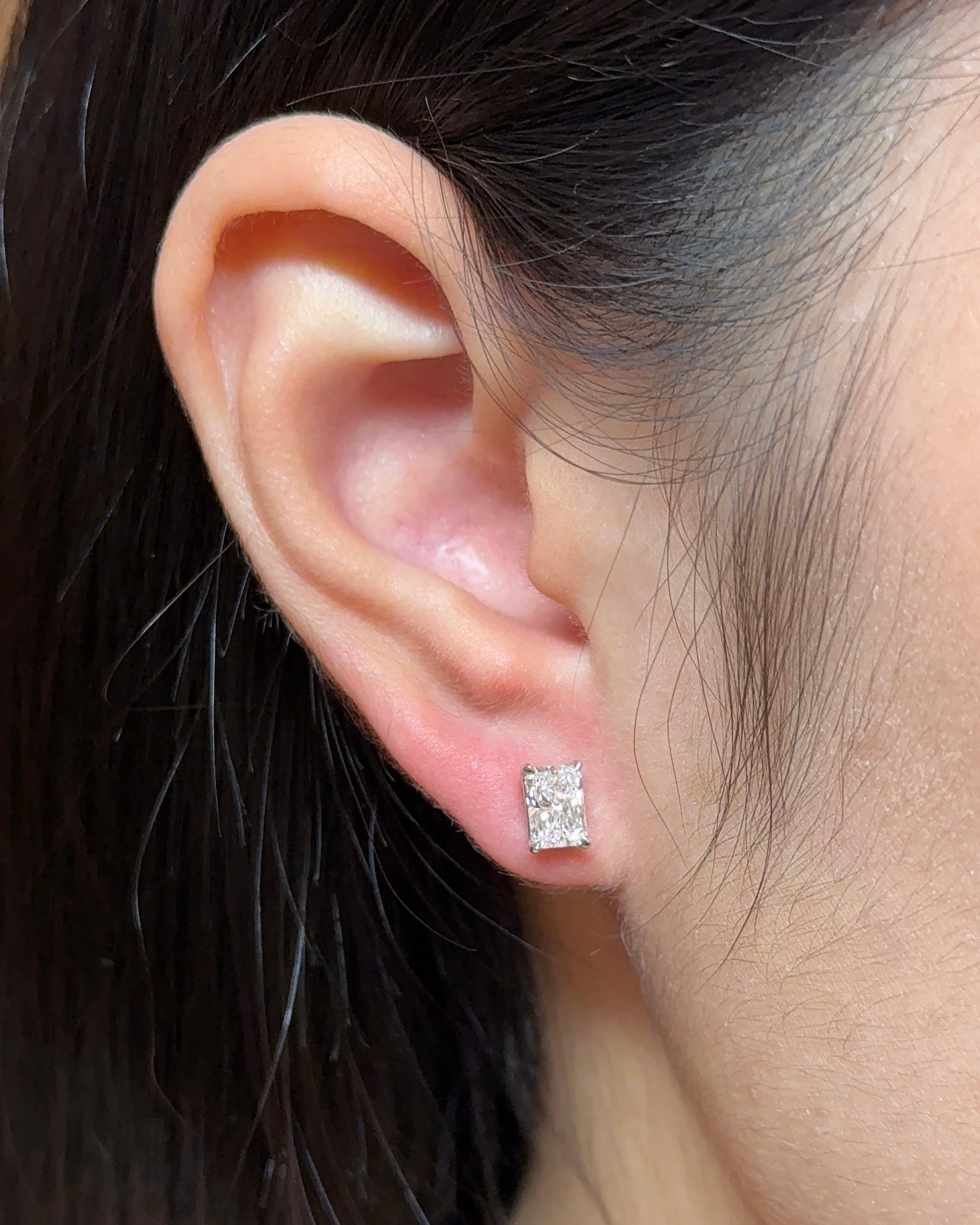0.23 CT Round Lab Grown Diamond Stud Earrings