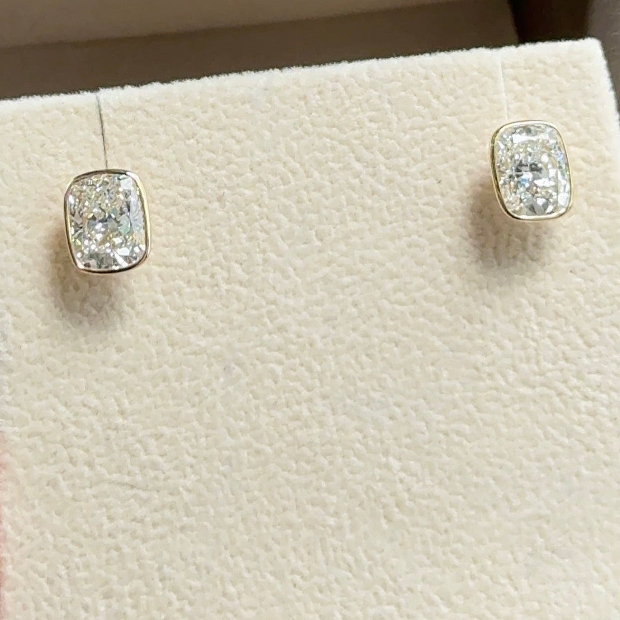0.23 CT Round Lab Grown Diamond Stud Earrings