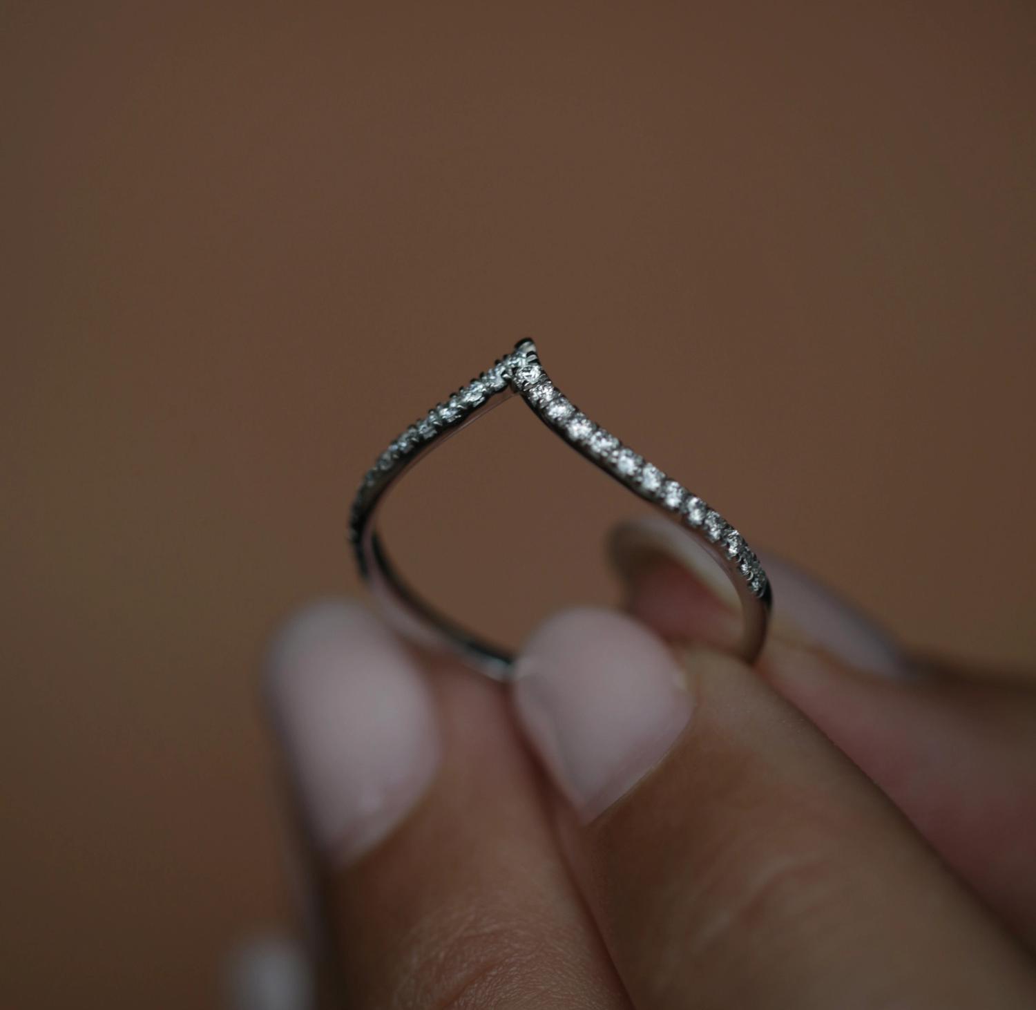 0.225 CT Round Curved Lab Grown Diamond Wedding Band