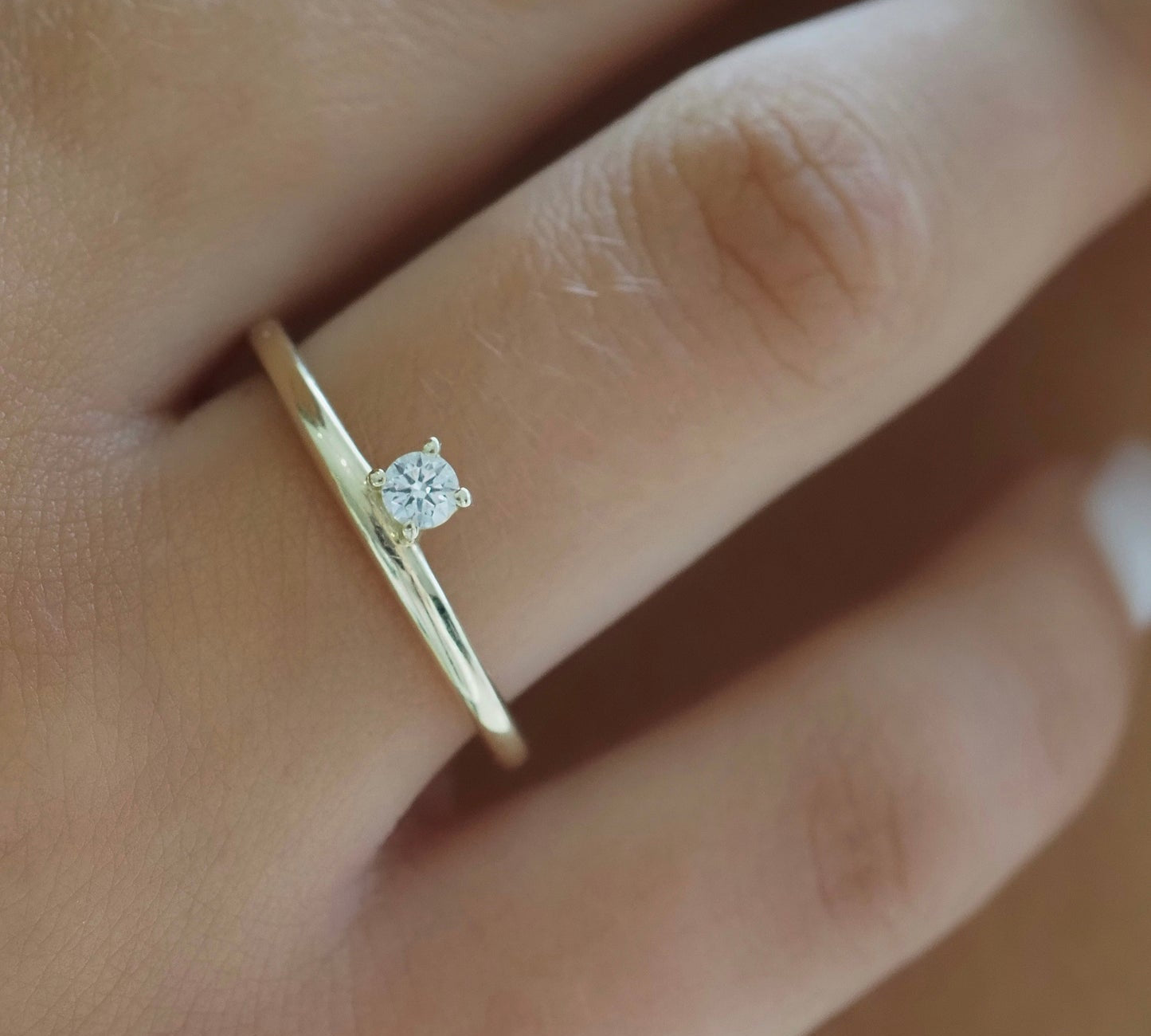 Stunning 0.2 CT Round Moissanite Engagement Ring with Solitaire Design