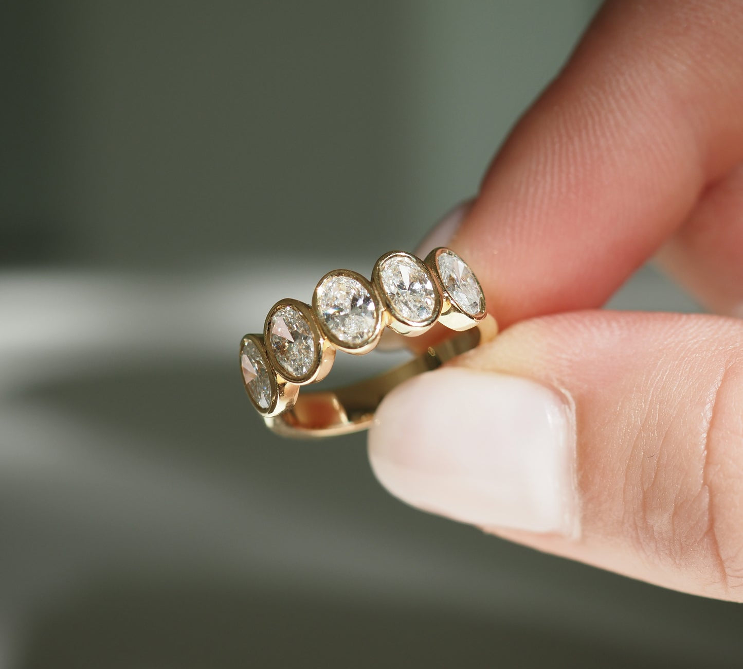 Stunning 1.65 TCW Oval Moissanite Stones Bezel Wedding Bands