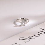 Stunning 1.0 - 2.0 CT Emerald Moissanite Engagement Ring with Solitaire Design 1