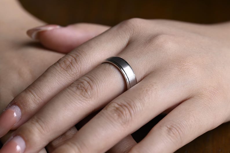 Delicate Men's Wedding Band Brushed in Solid Gold 4