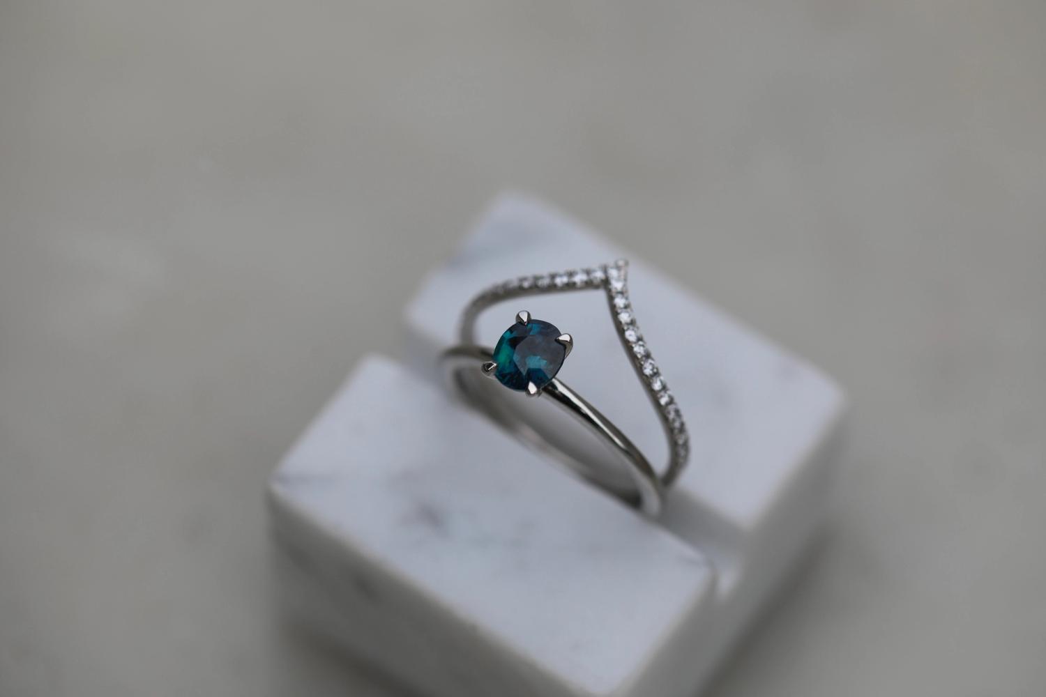 0.225 CT Round Curved Lab Grown Diamond Wedding Band