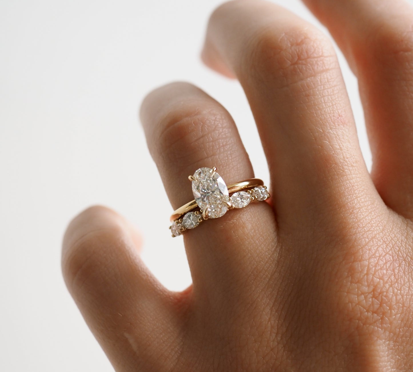 Stunning 1 CT Oval Moissanite Engagement Ring with Solitaire Design