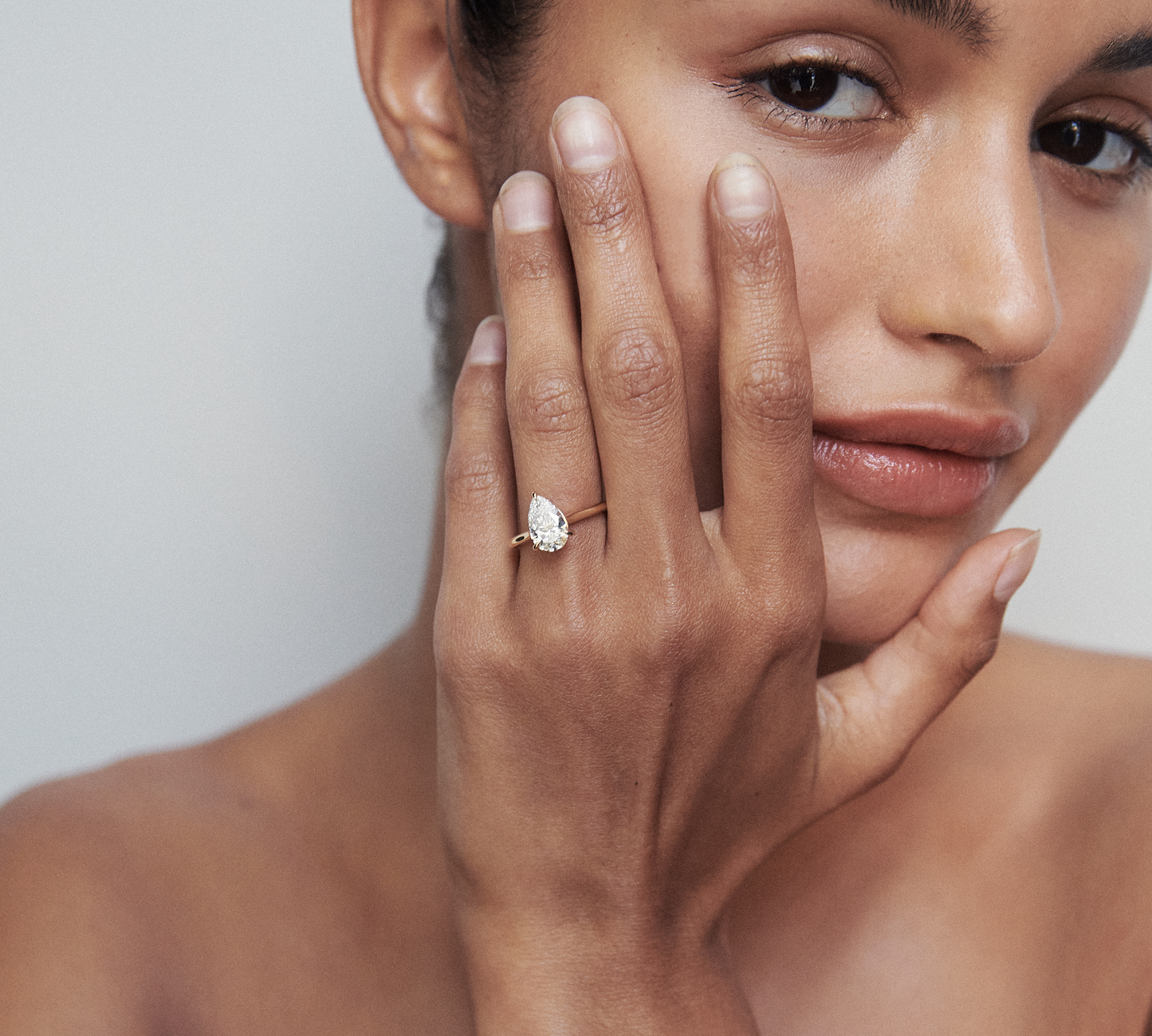 Stunning 1 CT Pear Moissanite Engagement Ring with Solitaire Design