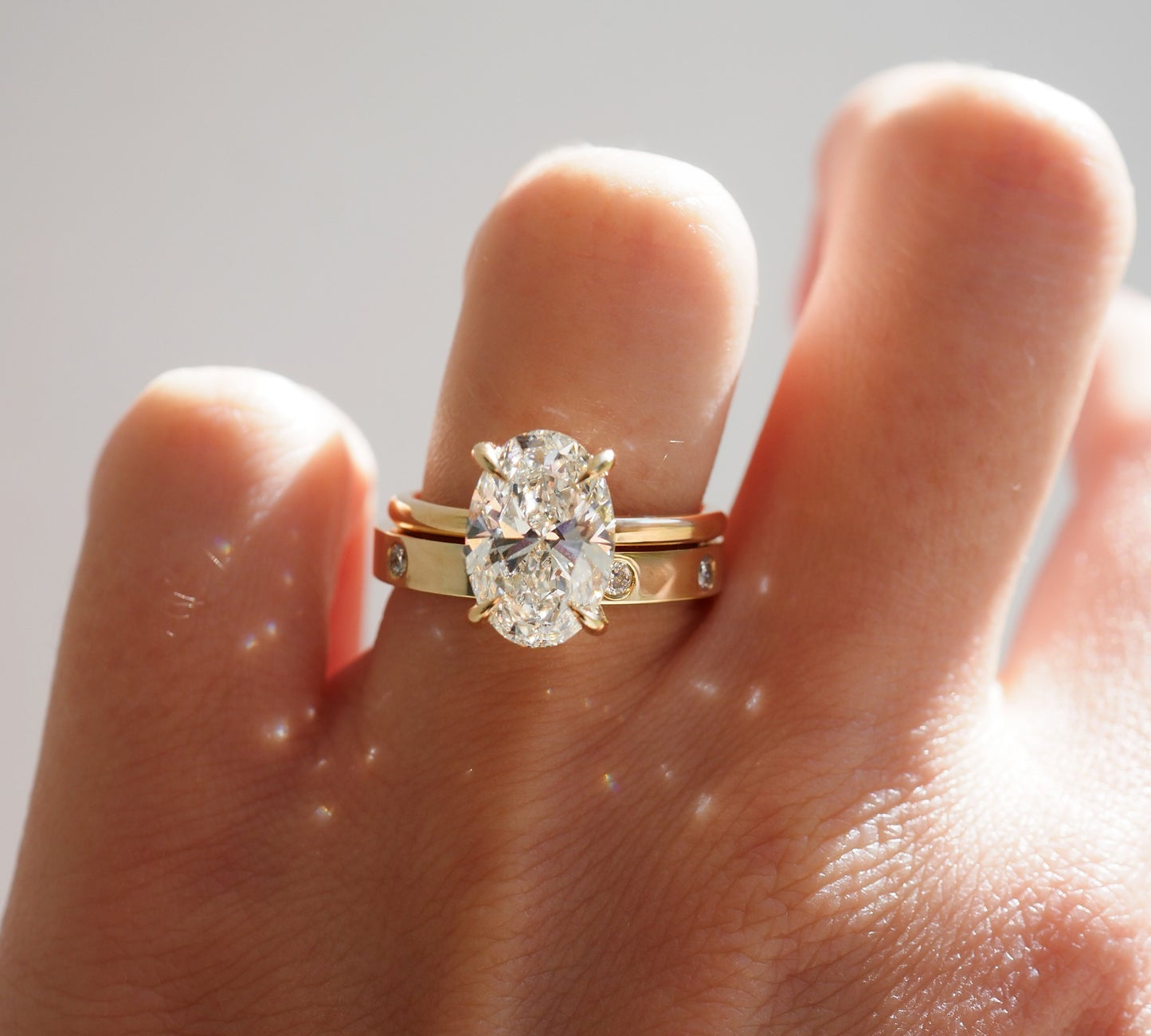 Stunning 0.12 TCW Round Moissanite Stones Flush Wedding Bands