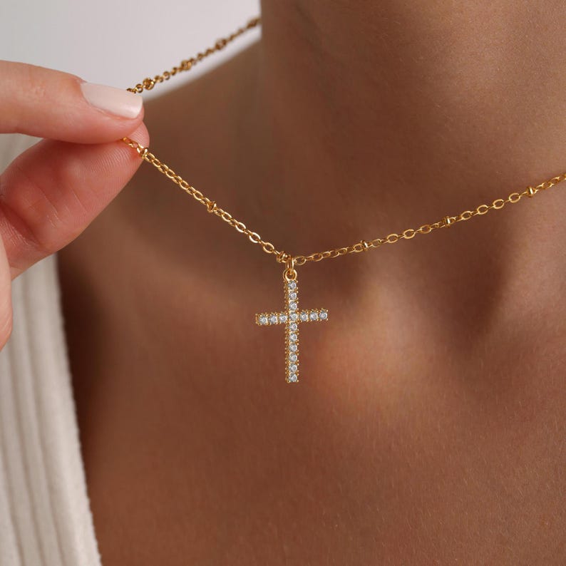 0.6 TCW Round Cut Cross Moissanite Pendant Necklace