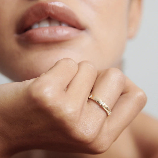 0.15 TCW Round Shaped Flush Setting Lab Grown Diamond Wedding Band