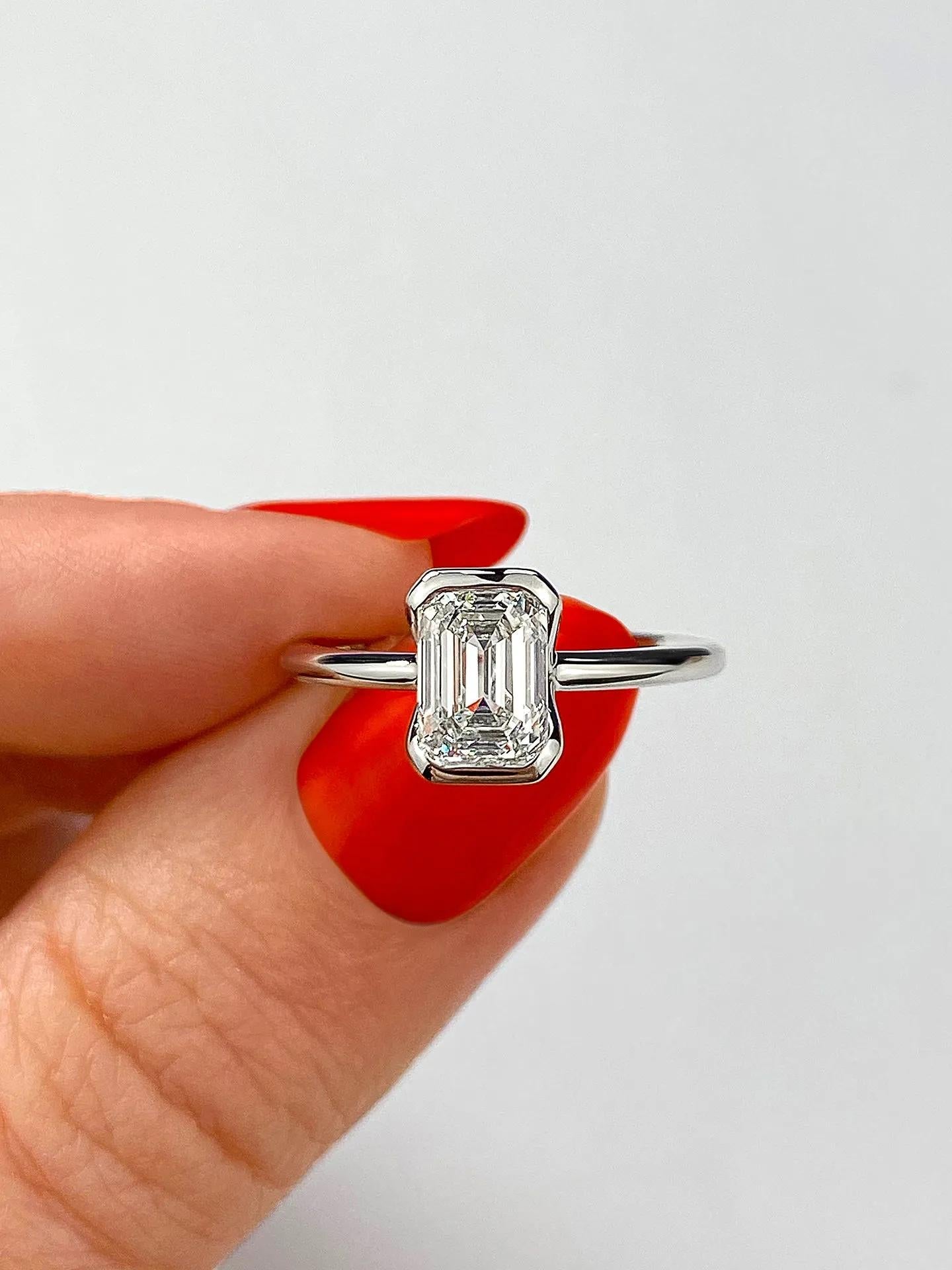 2 CT Emerald Bezel CVD F/VS1 Diamond Engagement Ring 2