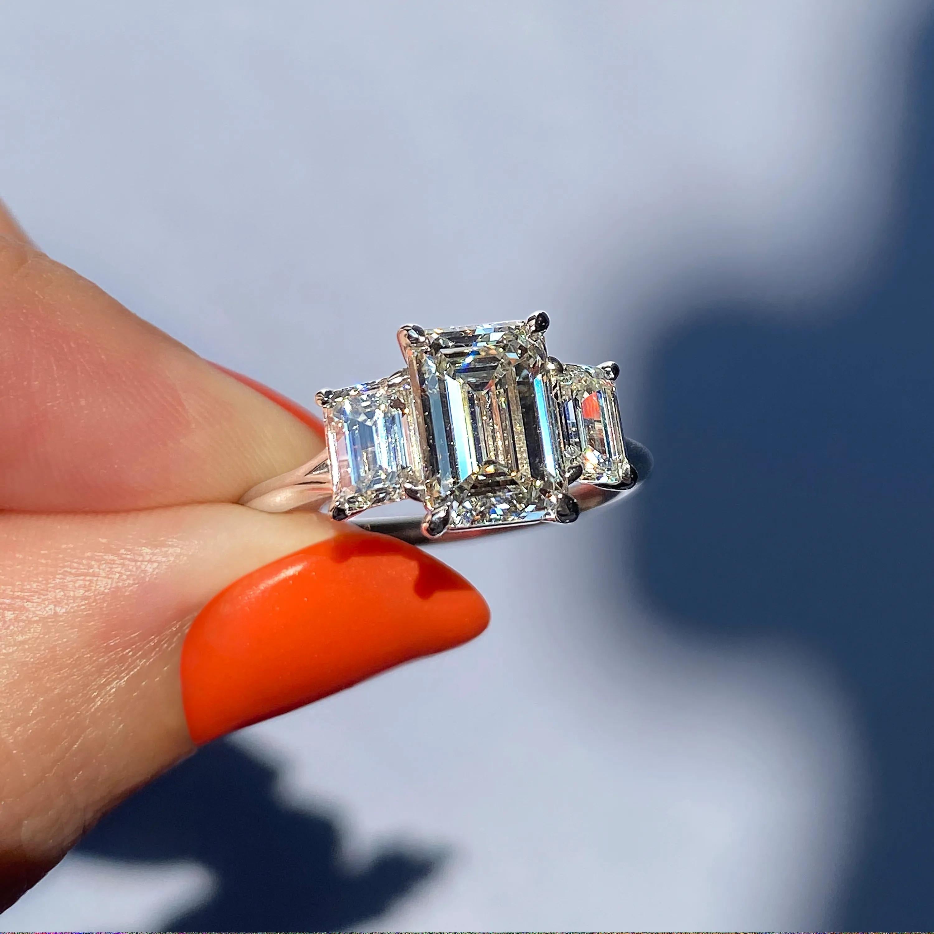 2 CT Emerald Three Stone CVD F/VS1 Diamond Engagement Ring 29