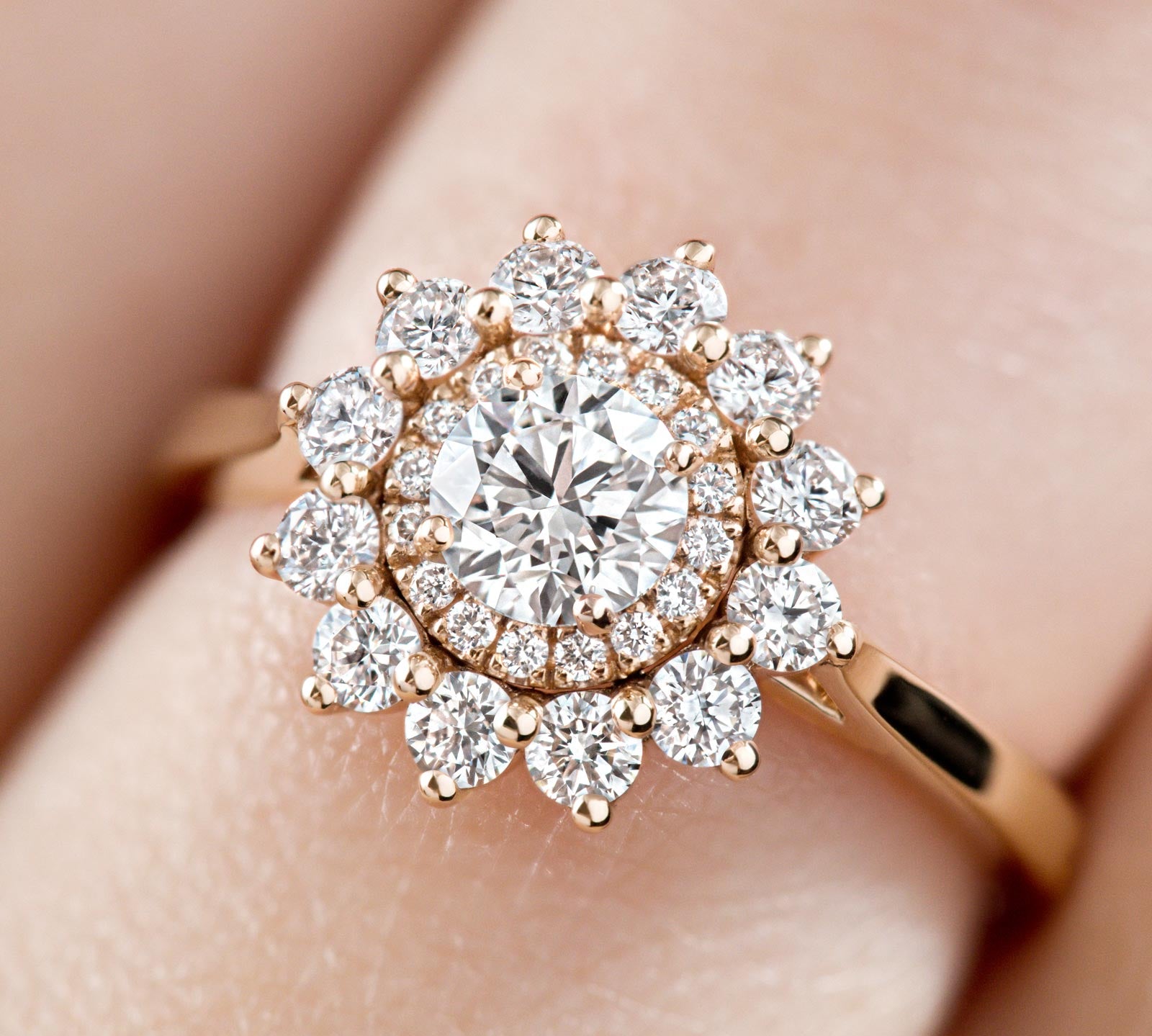 0.50 CT Round Shaped Moissanite Halo Engagement Ring 3