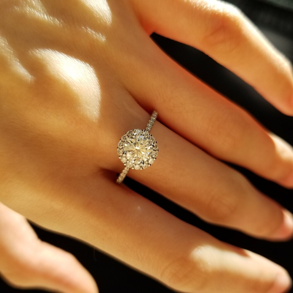 0.80 CT Round Shaped Moissanite Halo Engagement Ring 4