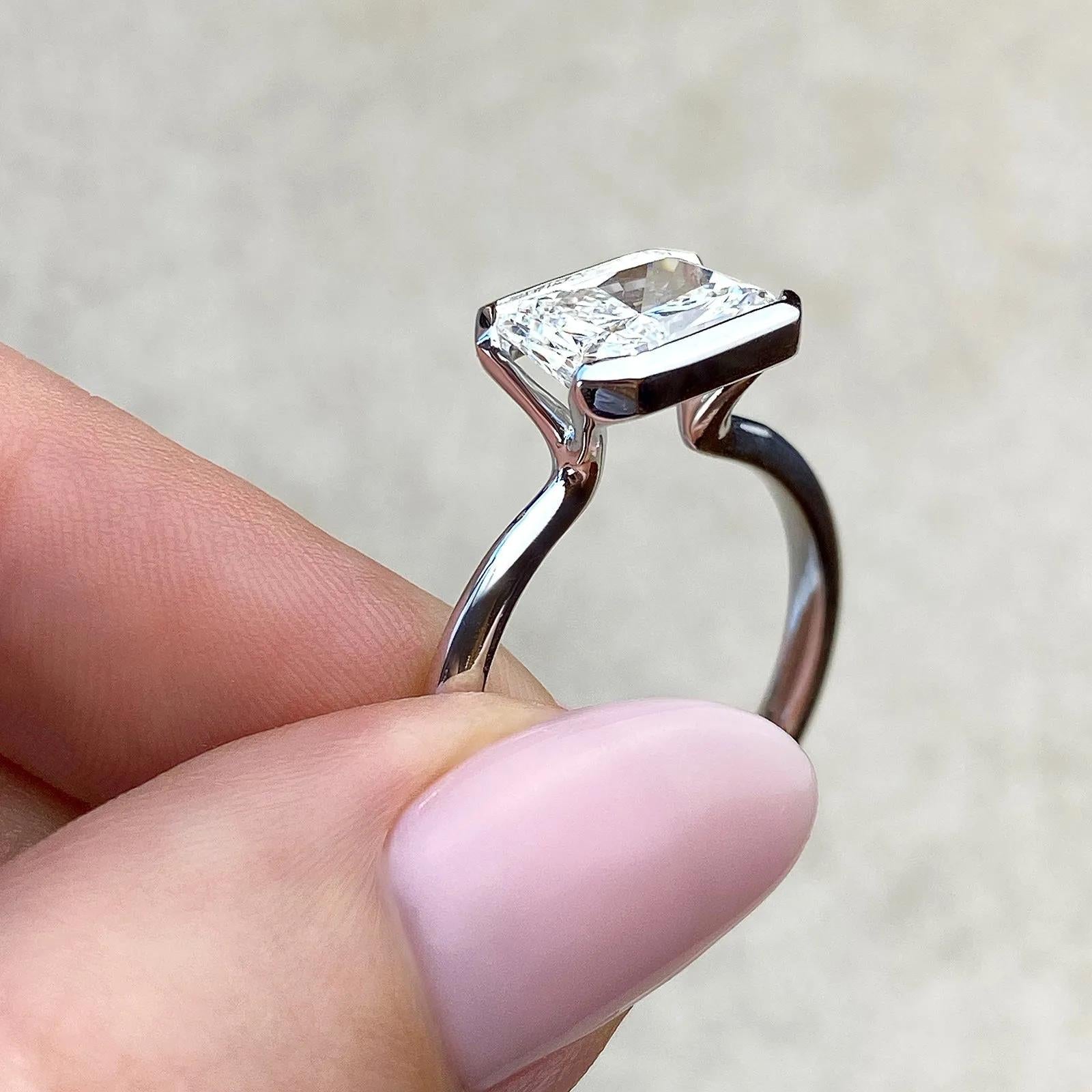 2 CT Emerald Half Bezel CVD F/VS1 Diamond Engagement Ring 24