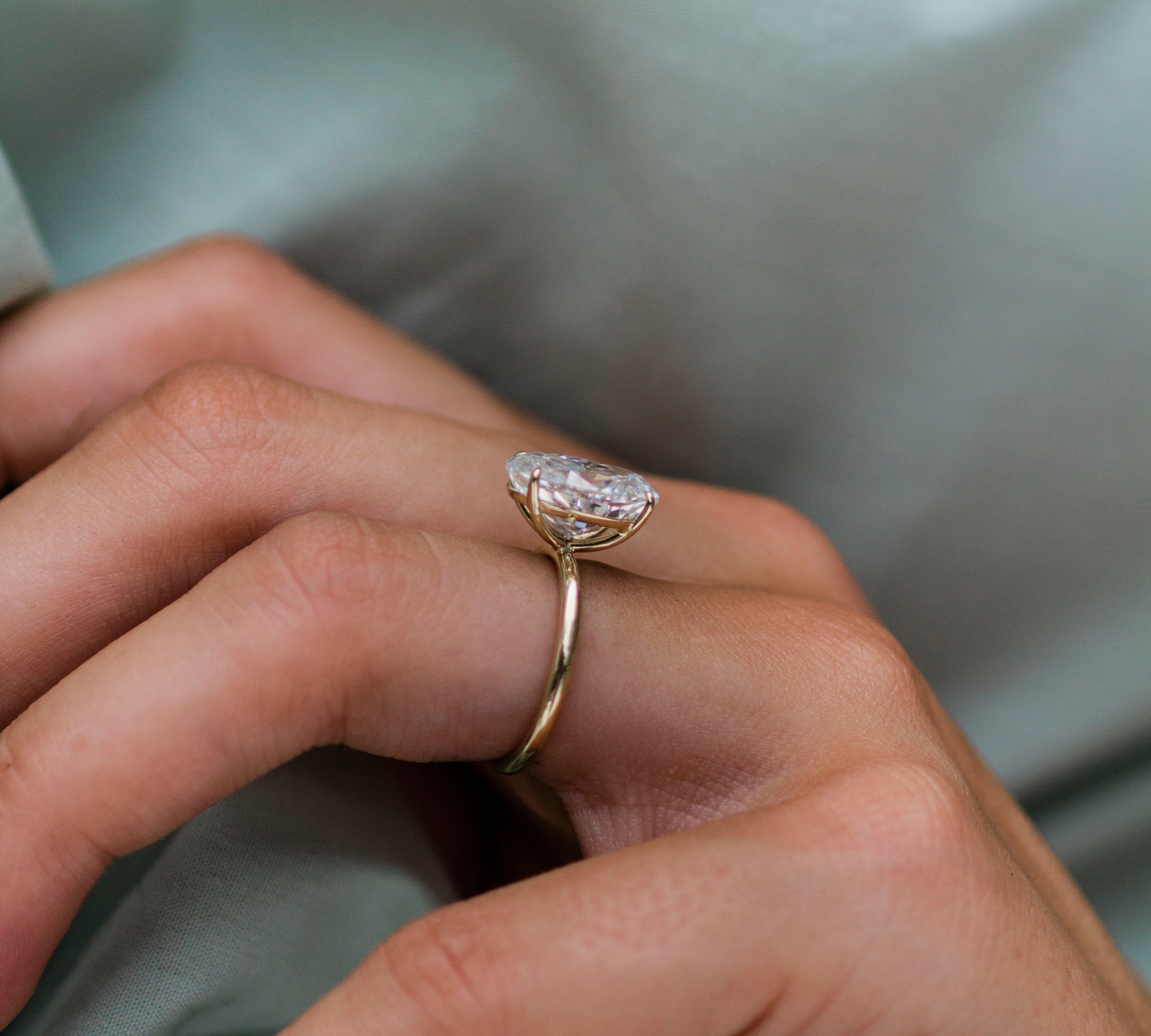 4.0 CT Oval Solitaire Moissanite Engagement Ring 2