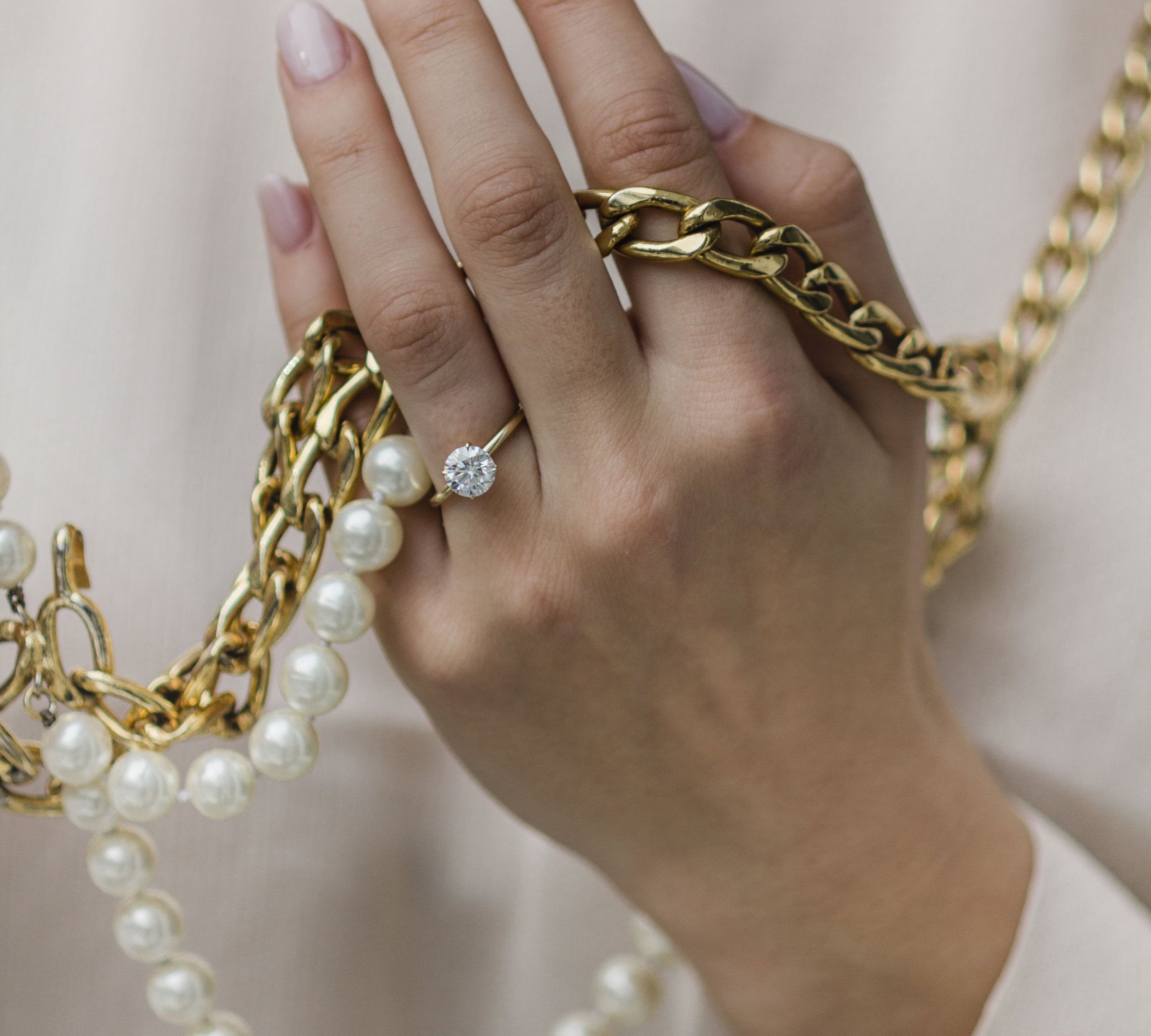 1.25 CT Round Cut Solitaire Moissanite Engagement Ring 3