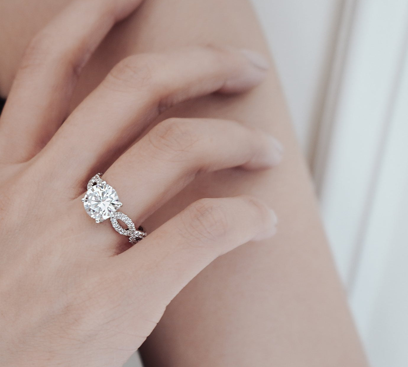 2.0 CT Round Shaped Moissanite Solitaire Twisted Engagement Ring 3