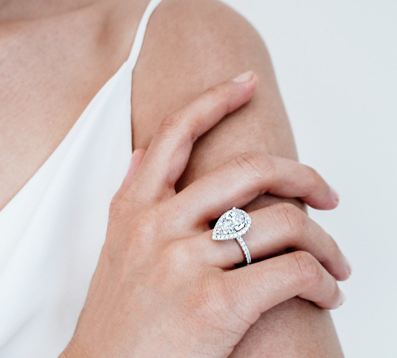 3.0 CT Pear Shaped Moissanite Halo Engagement Ring 3