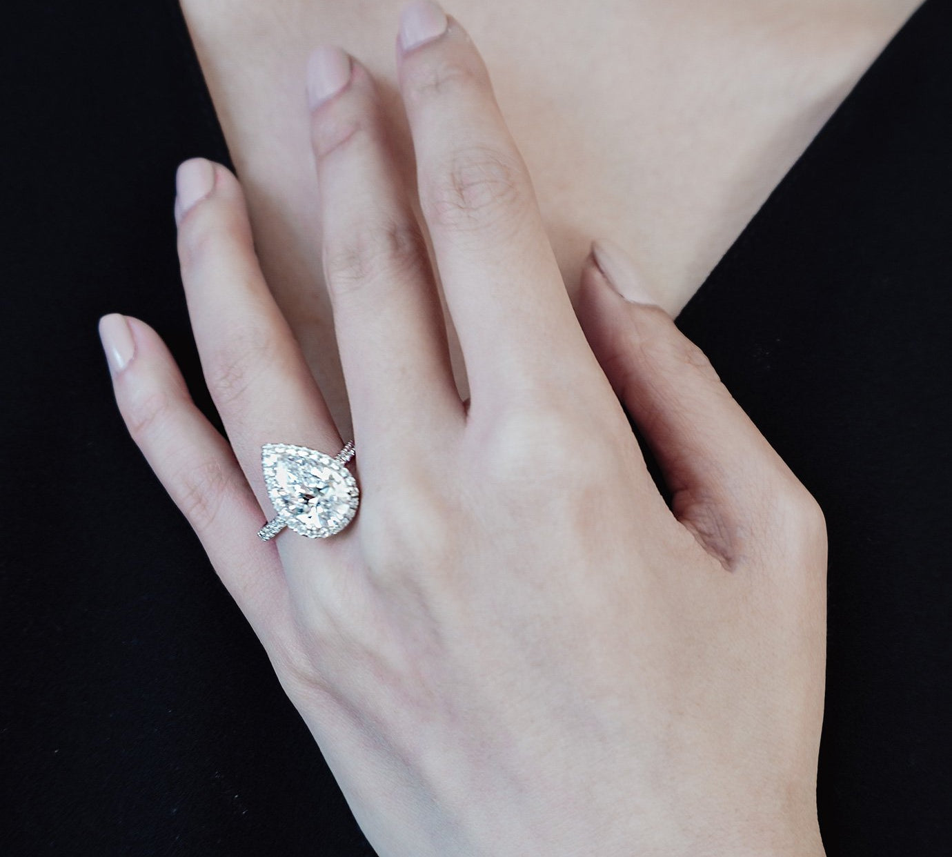 3.0 CT Pear Shaped Moissanite Halo Engagement Ring 2