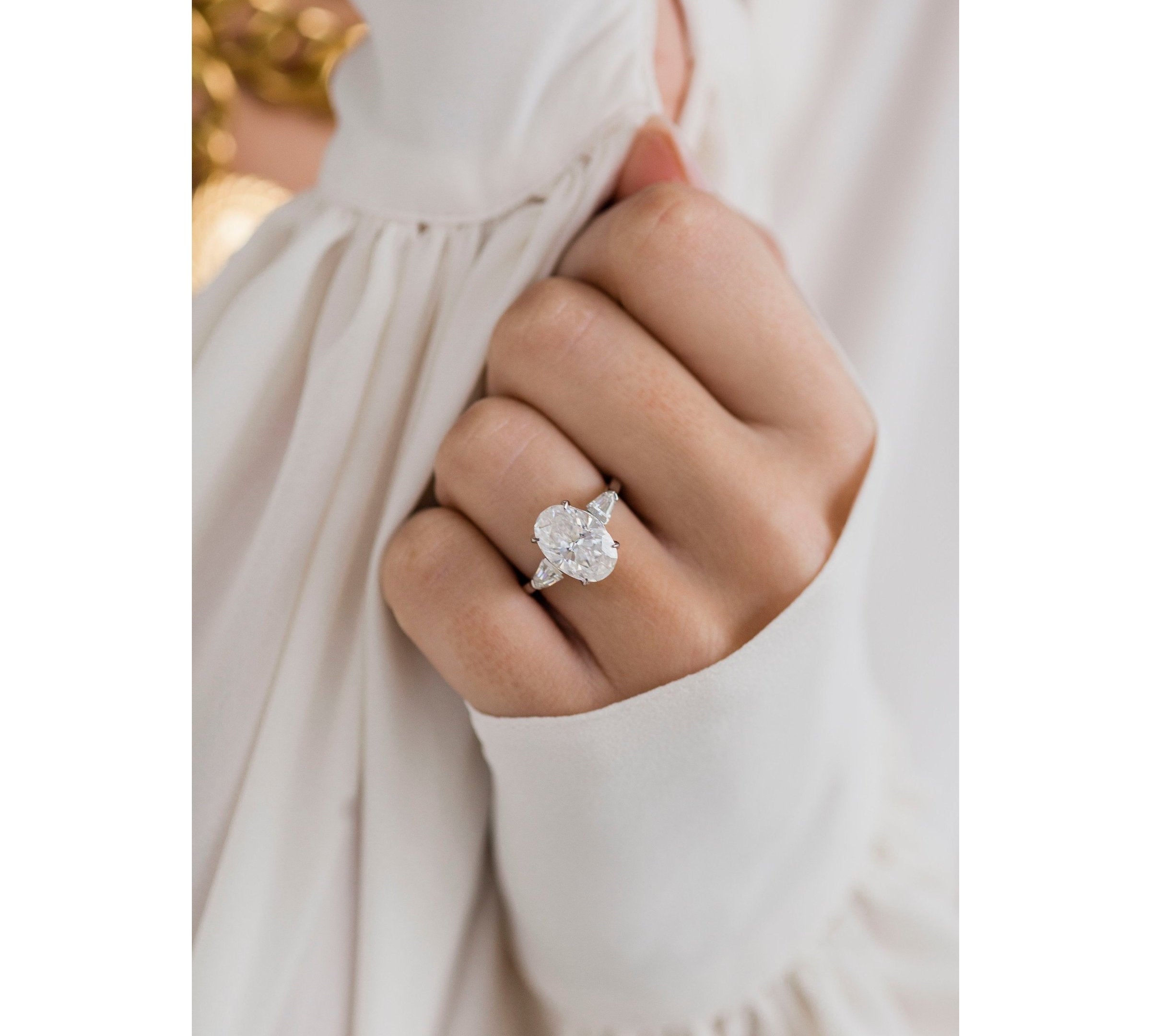 4.0 CT Crushed Ice Oval Three Stone Moissanite Engagement Ring 2