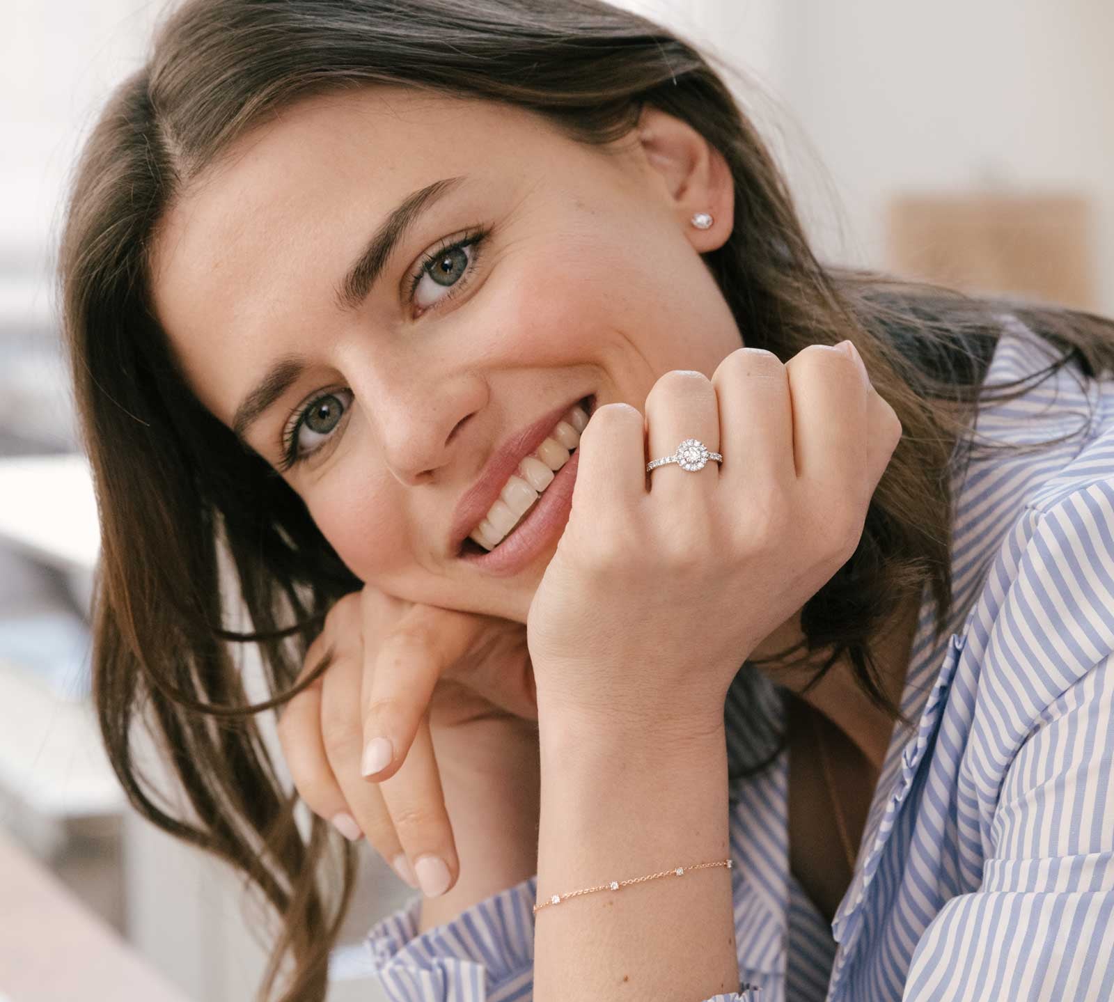 0.25 CT Round Shaped Moissanite Halo Engagement Ring 3