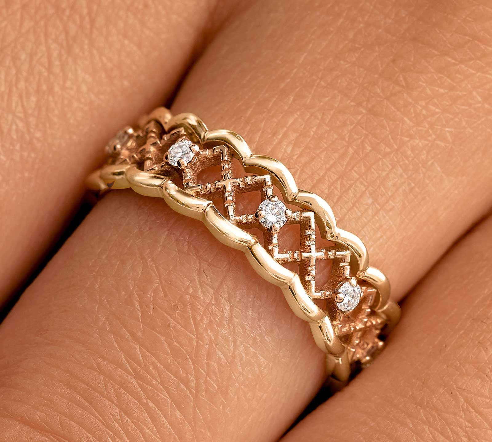 0.23 CT Round Shaped Moissanite Art Deco Wedding Band 2