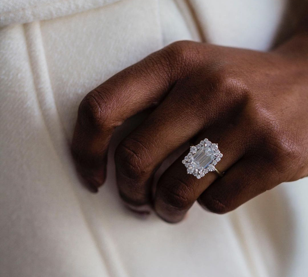 3.35 CT Emerald Cluster Halo Moissanite Engagement Ring 2