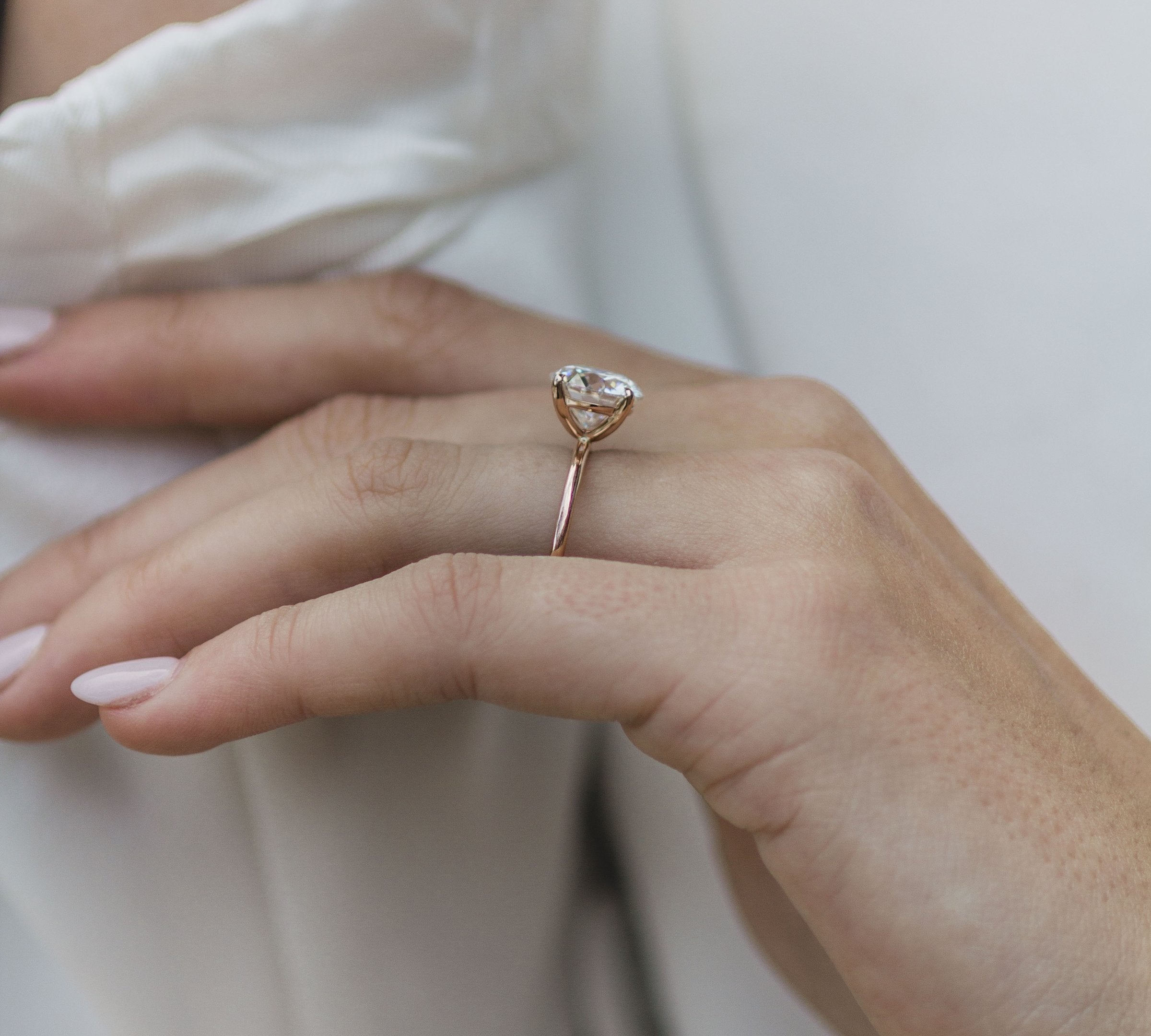 3.0 CT Round Solitaire Moissanite Engagement Ring 2