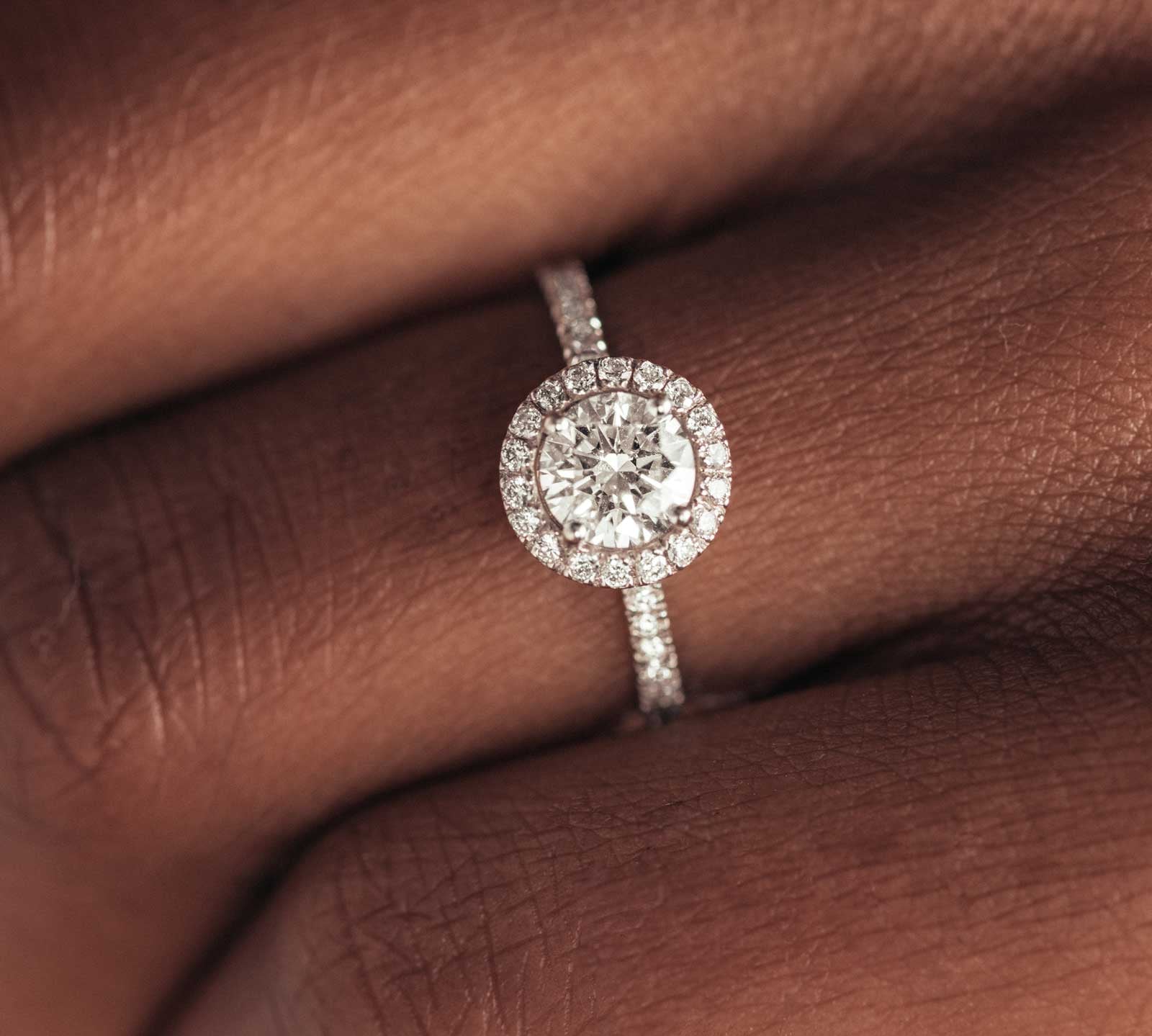 0.80 CT Round Shaped Moissanite Halo Engagement Ring 2