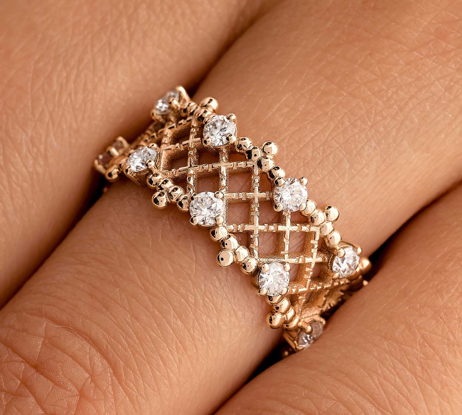 0.85 CT Round Shaped Moissanite Art Deco Wedding Band 2