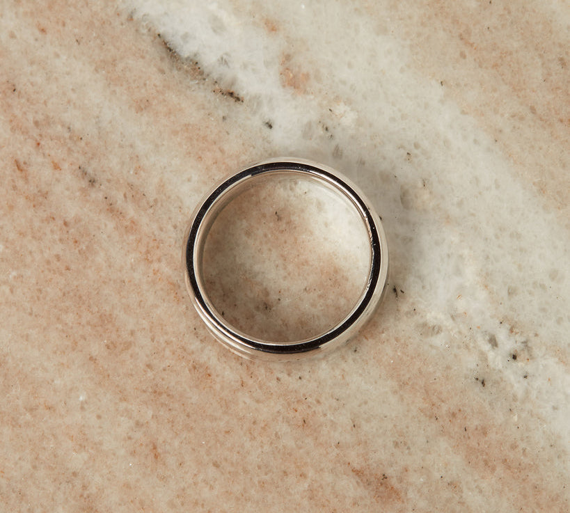 Polished Classic Wedding Band For Men 3