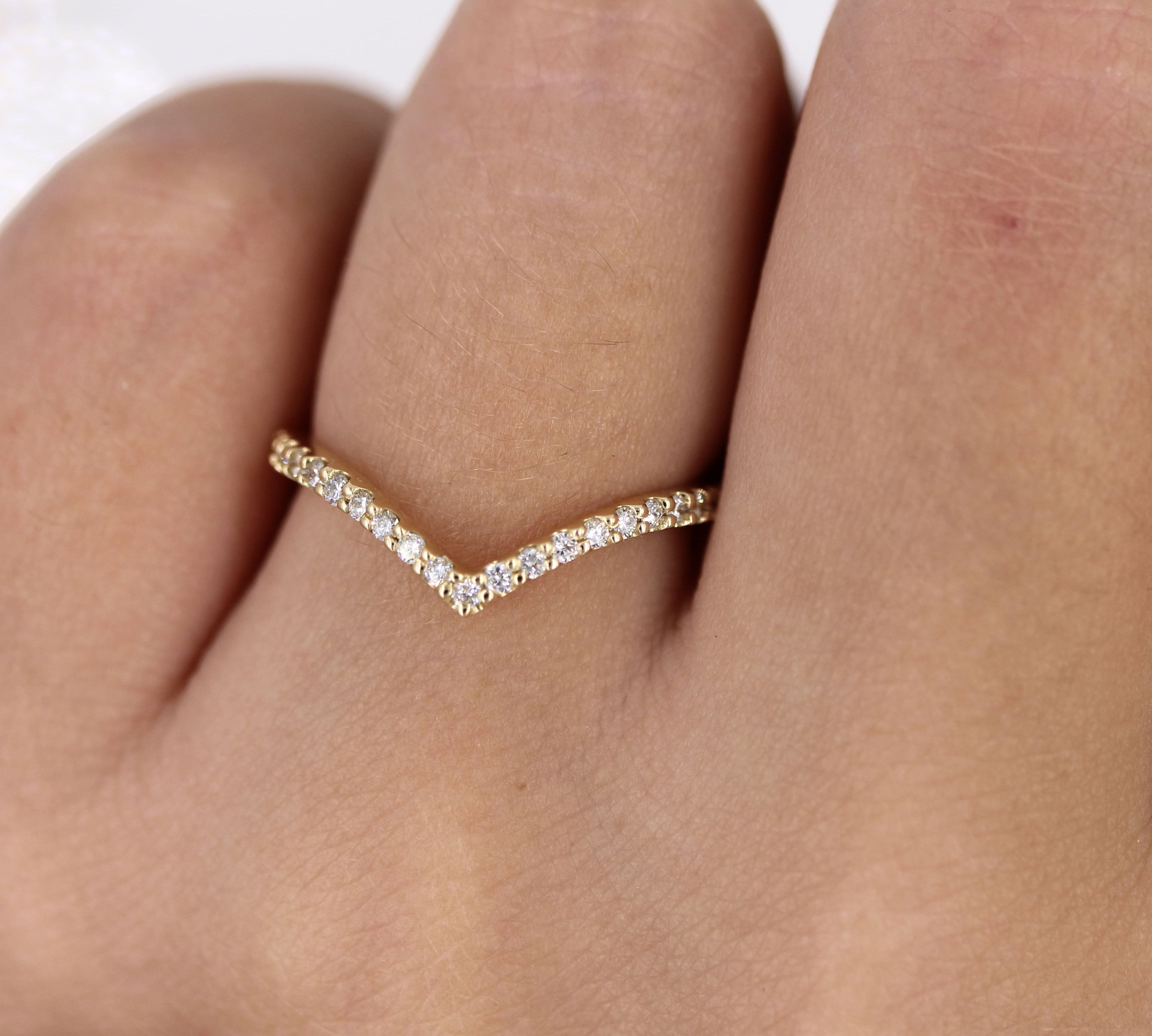 0.17 TCW Round Cut Curved Moissanite Wedding Band 2