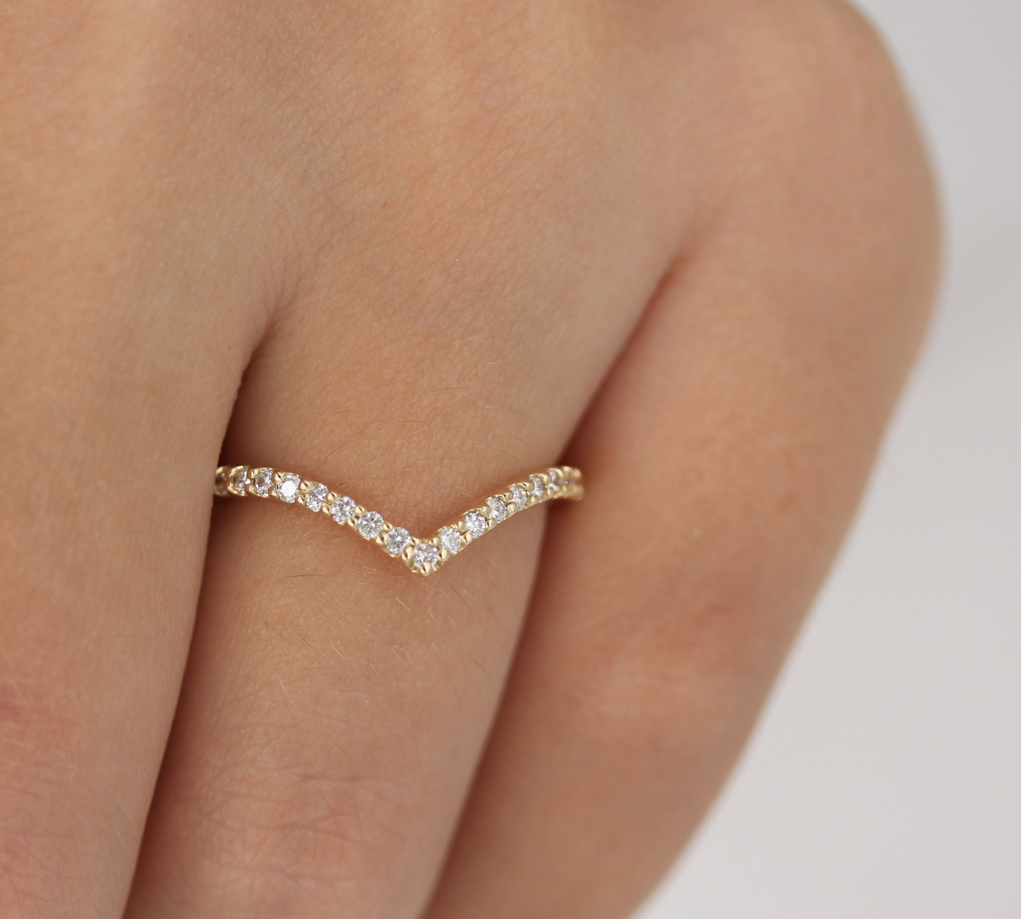 0.17 TCW Round Cut Curved Moissanite Wedding Band 3