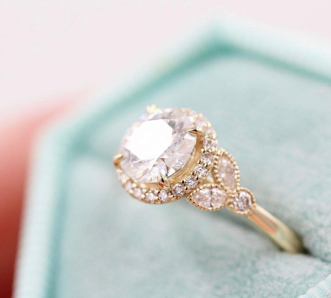 1.0 CT Round Cut Halo Moissanite Engagement Ring 3