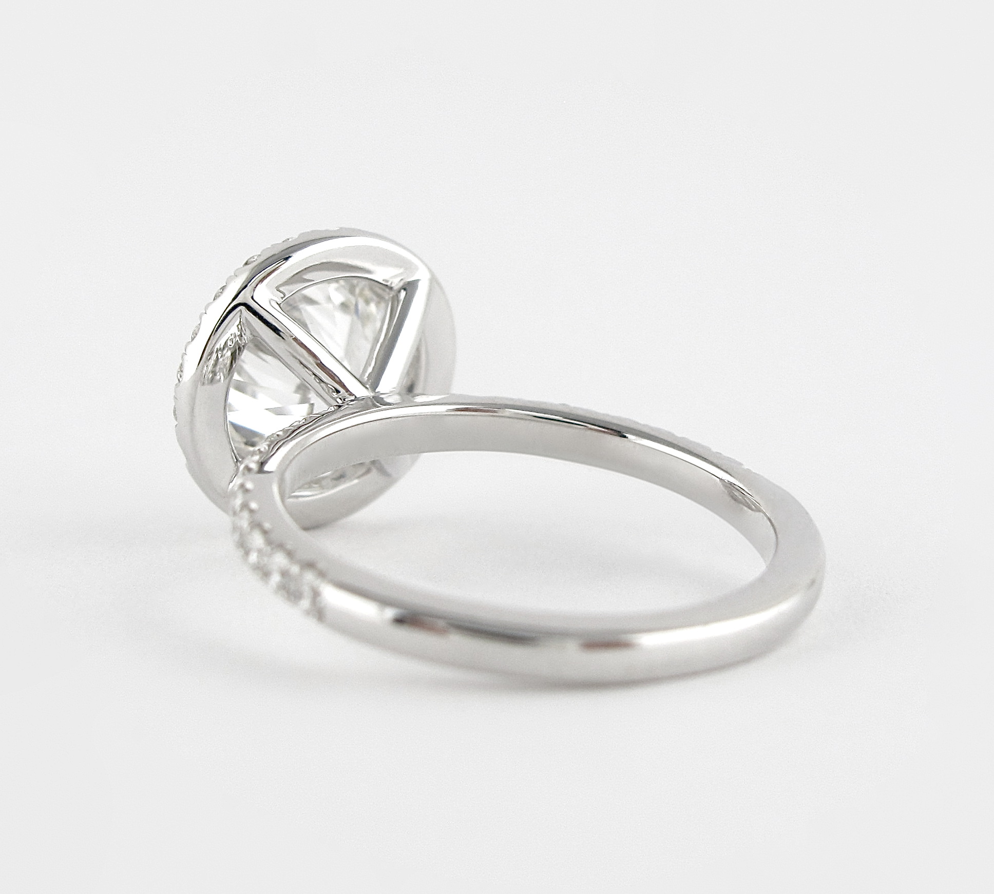 1.0 CT Round Cut Halo Style Moissanite Engagement Ring 3