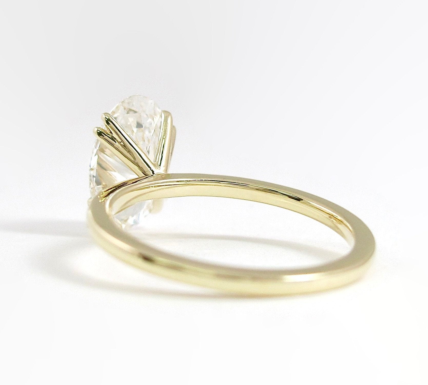 4.0 CT Oval Cut Solitaire Style Moissanite Engagement Ring 2