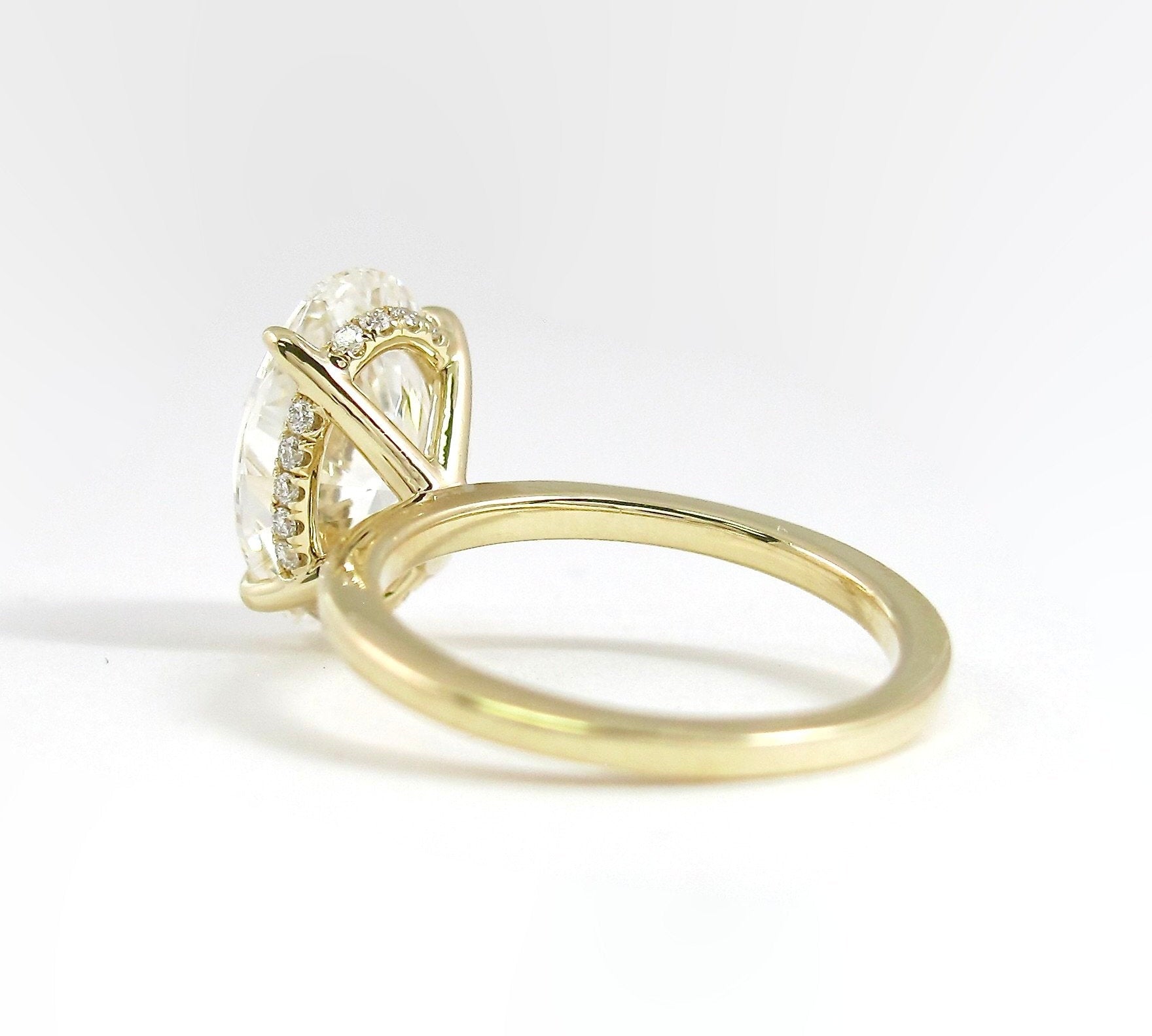 4.0 CT Oval Cut Solitaire Style Moissanite Engagement Ring 2