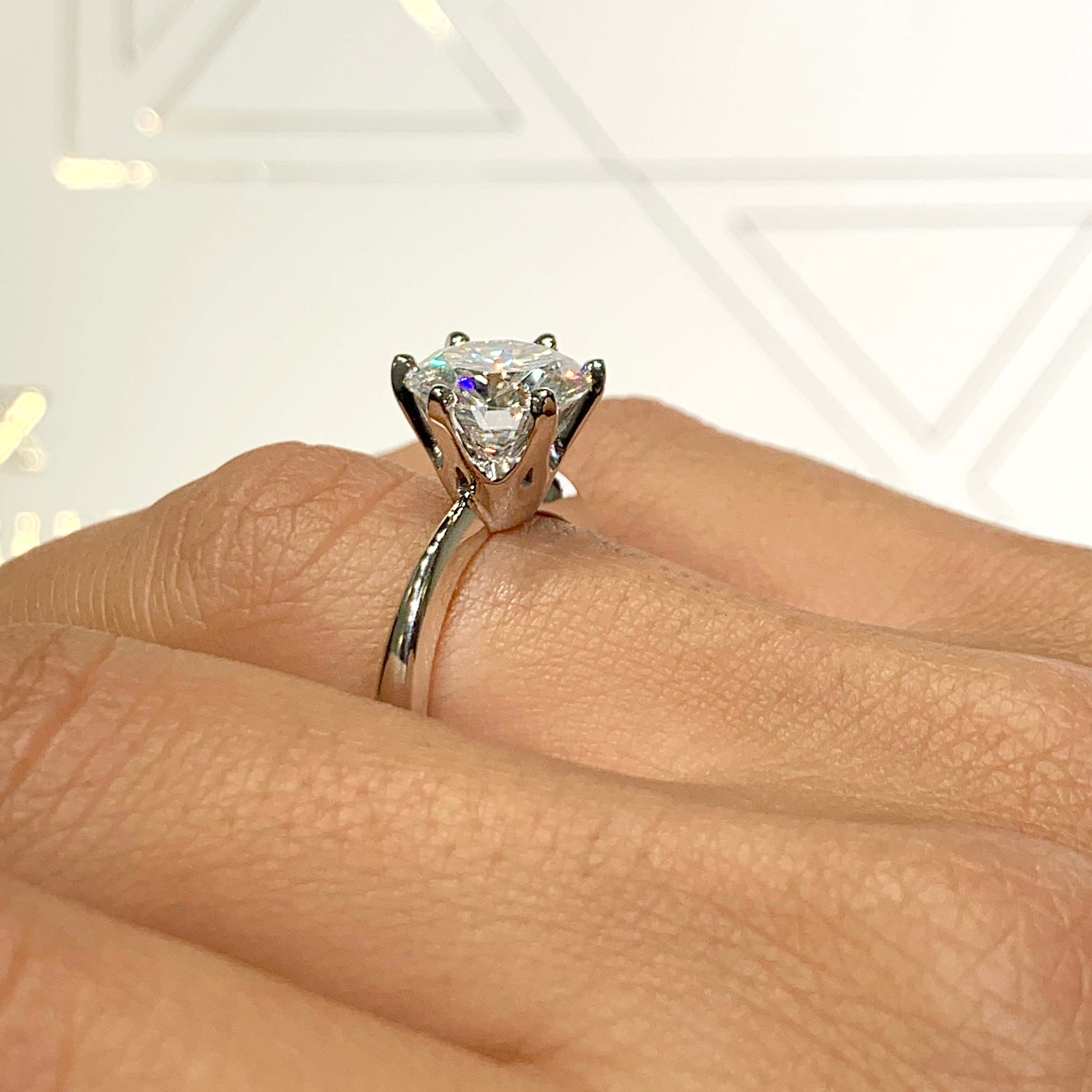2.50 CT Round Solitaire CVD G/SI1 Diamond Engagement Ring 4