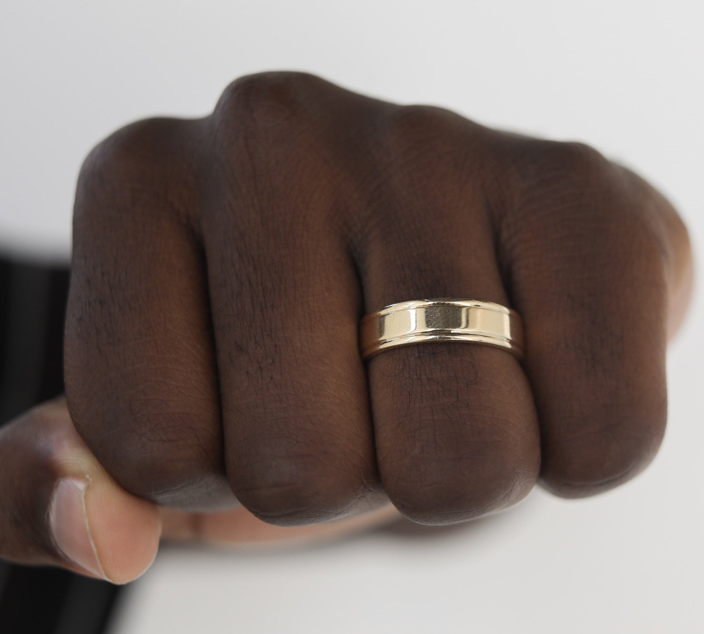 High-Polish Finish Regular Yellow Gold Men's Band 3