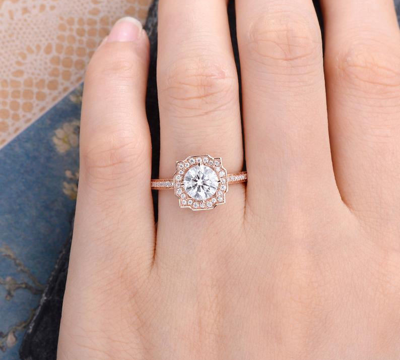 1.0 CT Round Cut Vintage Halo Moissanite Engagement Ring 2