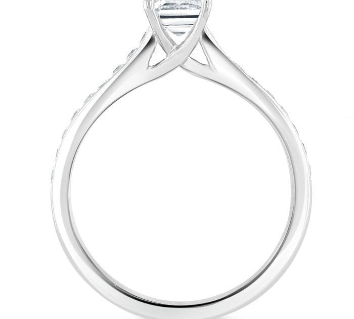 0.75 CT Emerald Cut Solitaire Moissanite Engagement Ring 3