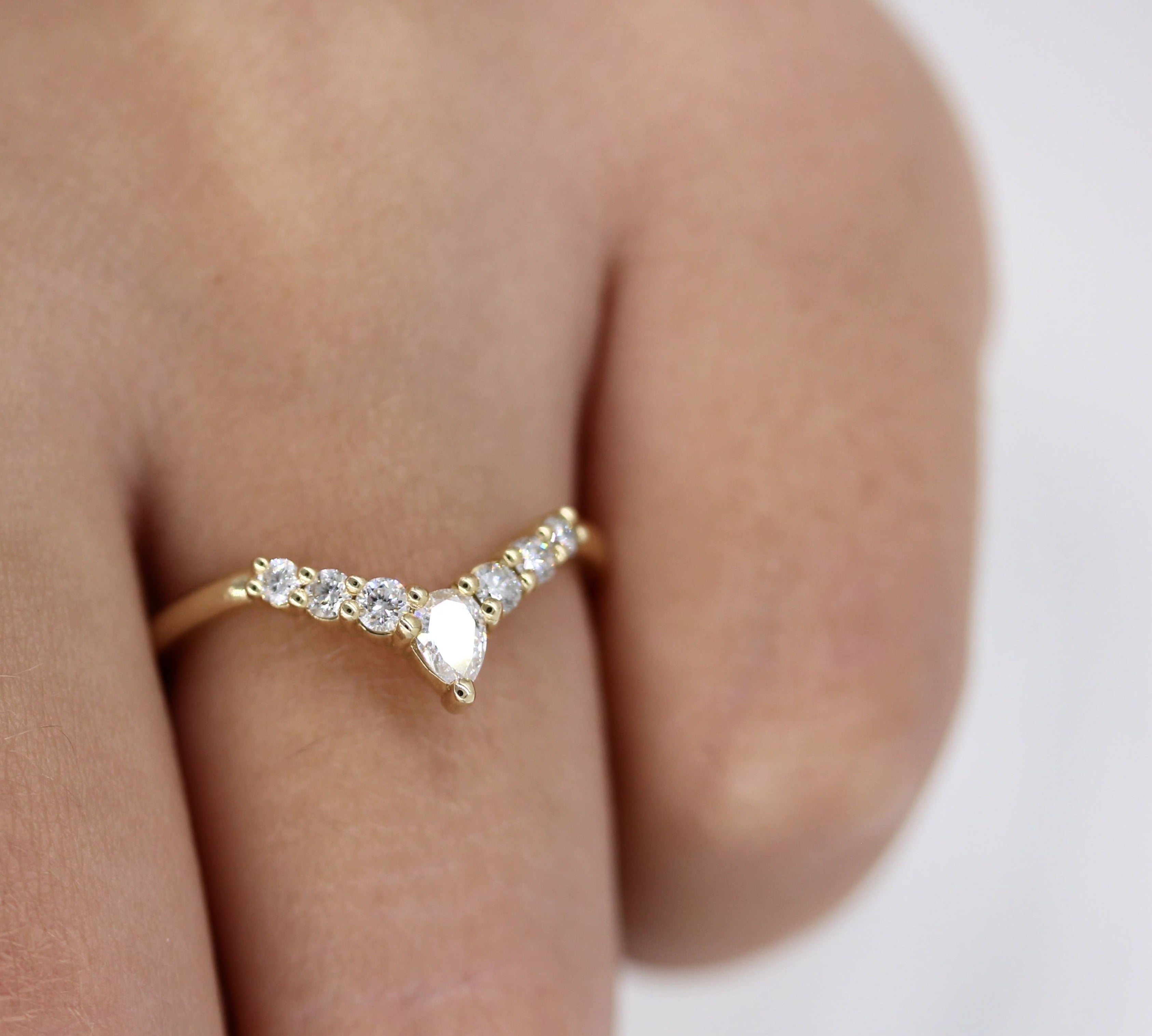 0.31 TCW Round & Pear Cut Curved Moissanite Wedding Band 3