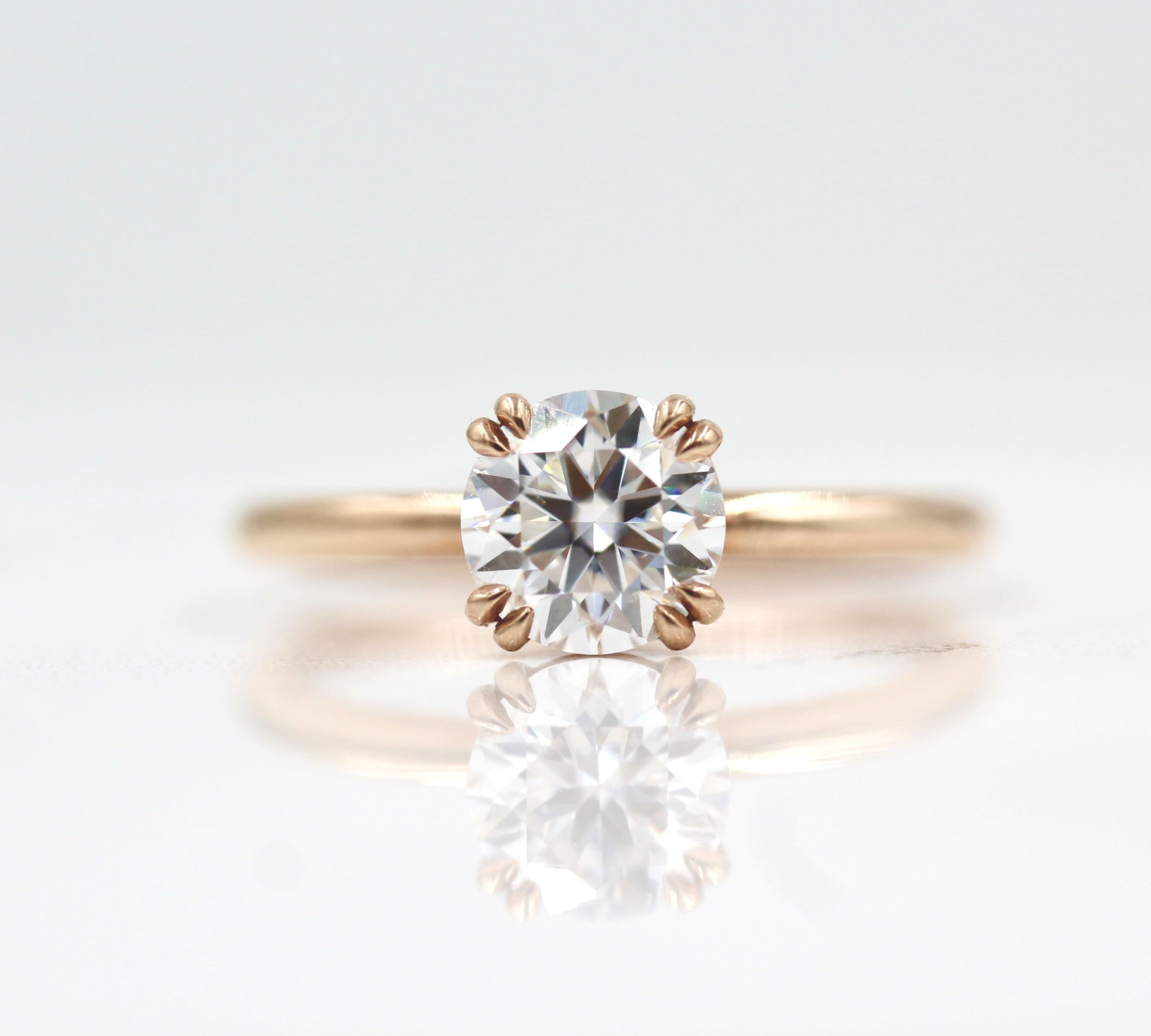 1.0 CT Round Cut Solitaire Moissanite Engagement Ring 1