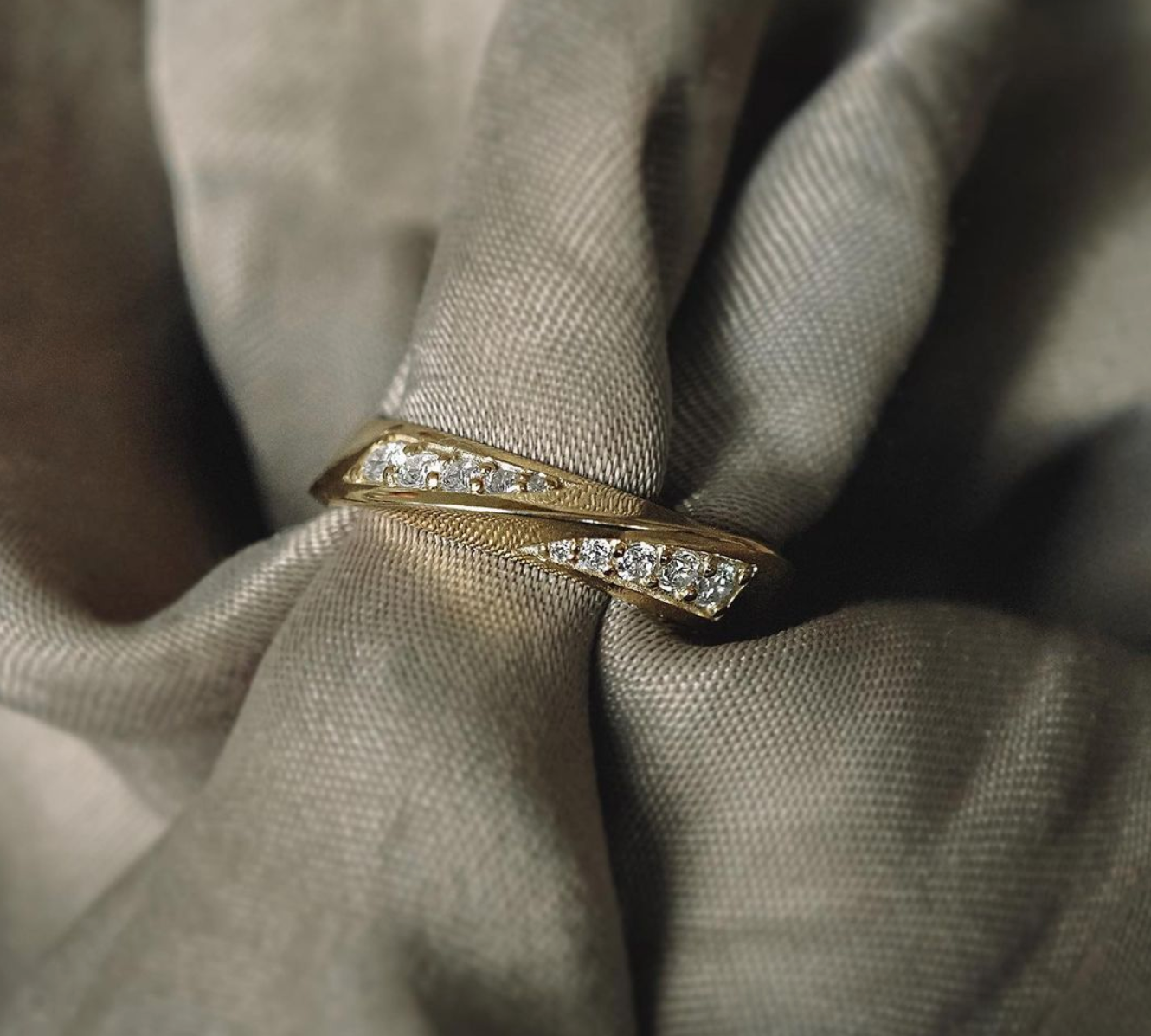 Spiral Classic Wedding Band For Men 3