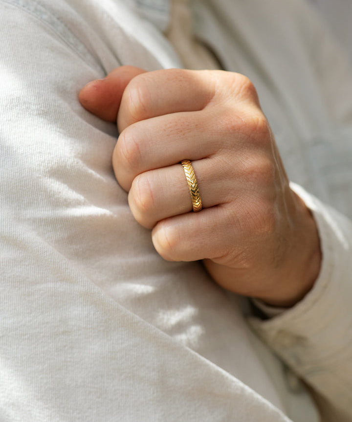 Men's Wedding Band with Engraved Geometric Pattern 3