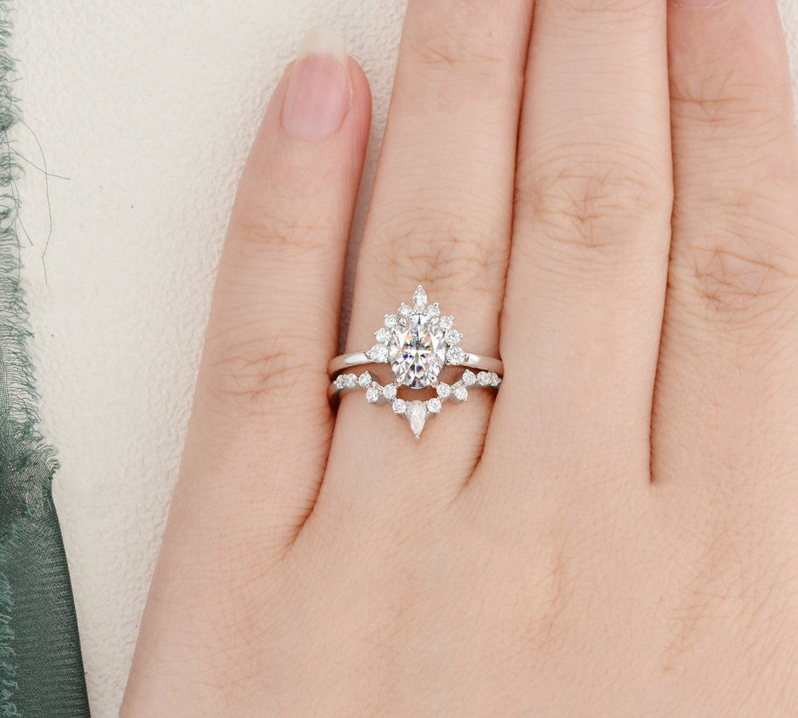 1.50 CT Pear Cut Cluster Moissanite Bridal Ring Set 2