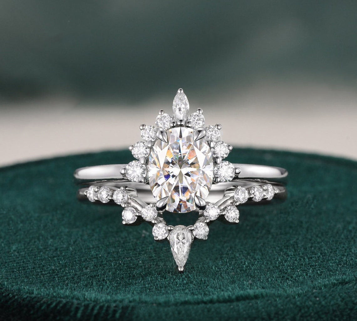 1.50 CT Pear Cut Cluster Moissanite Bridal Ring Set 1