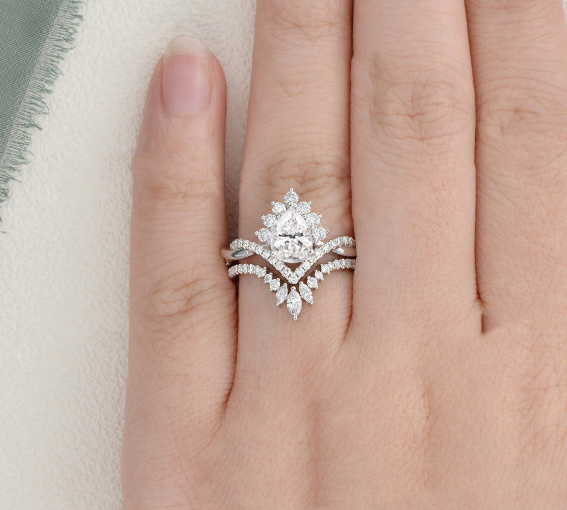 1.50 CT Pear Cut Twisted Art Deco Moissanite Bridal Ring Set 2